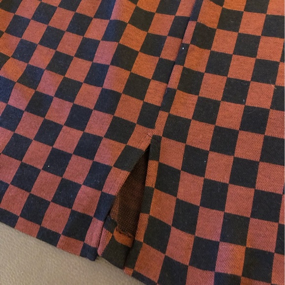 NWT: Black and brown check knit knee length knit skirt - Picture 2 of 4